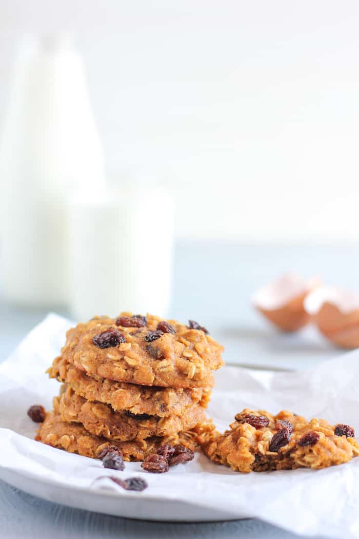 healthy oatmeal raisin cookies with coconut flour