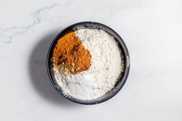 gluten free flour with ginger and cinnamon mixed in