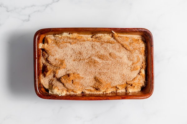 cinnamon sugar topping on apple bread