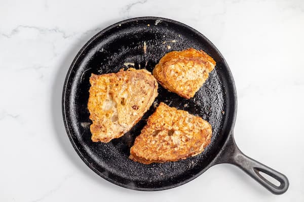 cooking french toast on skillet