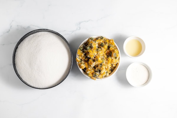 ingredients for making dandelion jelly 