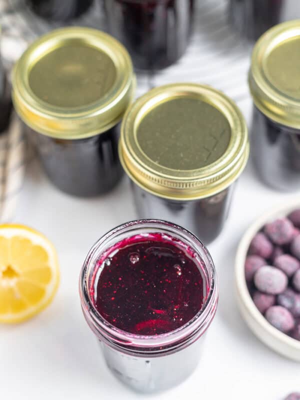 jar of lemon and blueberry jam on jable