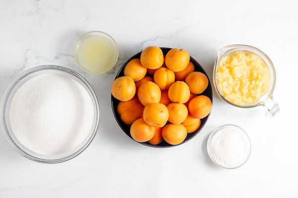 ingredients for making apricot pineapple jam