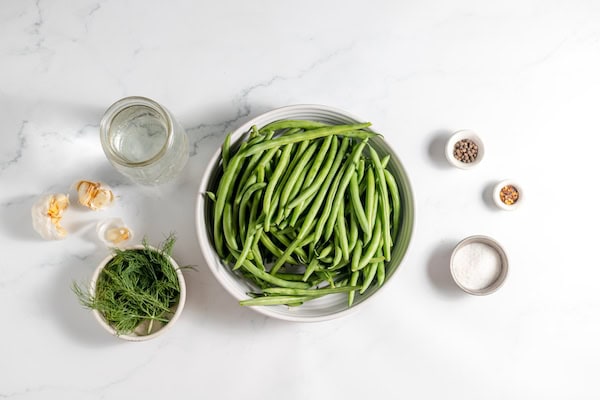 ingredients for making pickled green beans