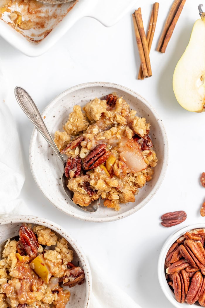 bowls of pear crisp