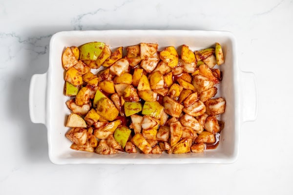 pears with cinnamon in a baking dish