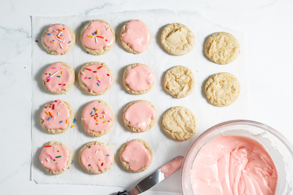 adding sprinkles to cookies